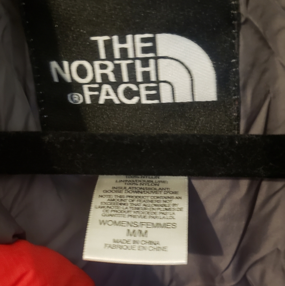 The North Face Red puffer jacket - Picture 3 of 10